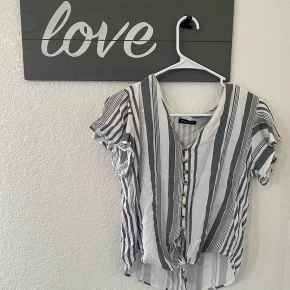 Tops - Crop tie shirt